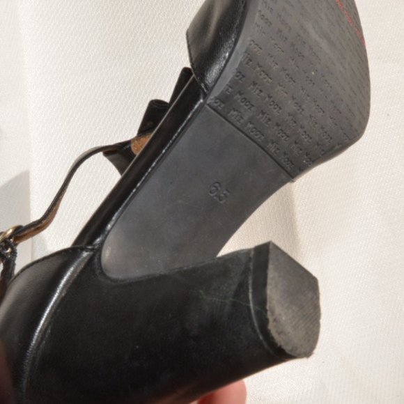Miz Mooz Sailor Black Leather T-Strap Heels Sz 6.5 - Picture 12 of 12